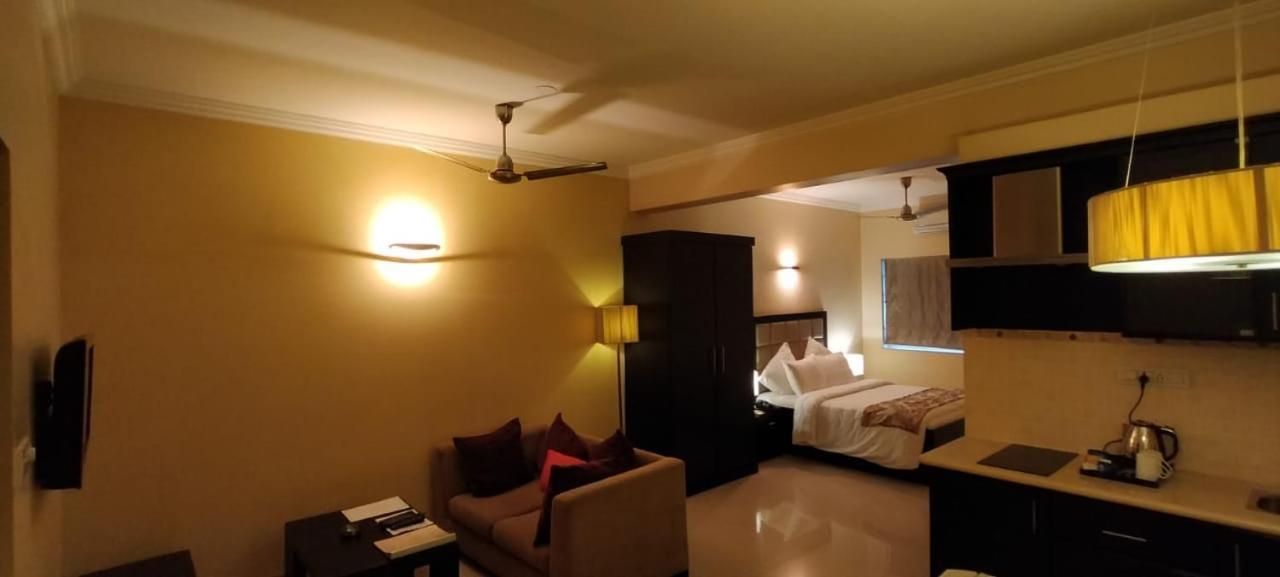 Отель Casa De Bengaluru Экстерьер фото